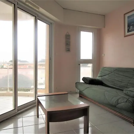 Avec Piscine, Parking Et Balcon Aux Sables-d'olonne - Fr-1-197-380 Apartment *