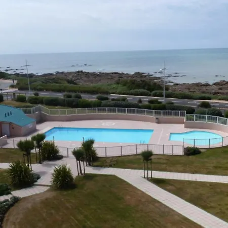 Avec Piscine, Parking Et Balcon Aux Sables-d'olonne - Fr-1-197-380 *